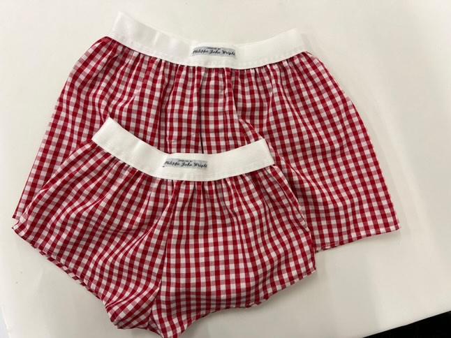 Gingham fabric natural cotton men boxer short mde in France with white elastic. Tablecloth pattern