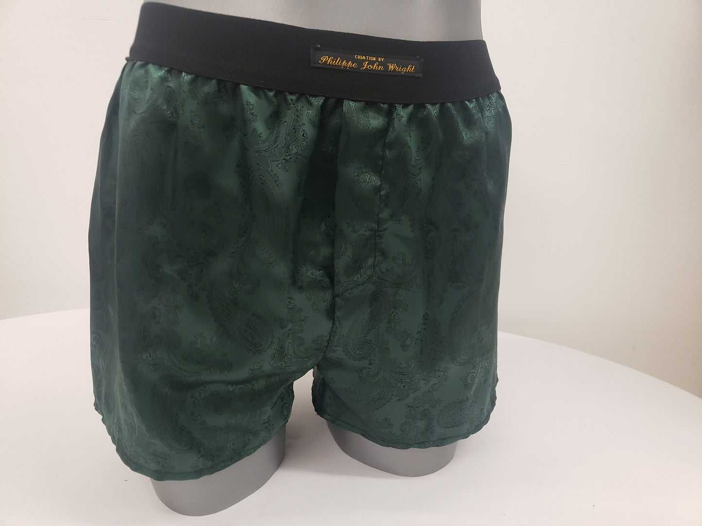 Silk boxer shorts in green paisley motif hand made in France. husband present gift for boyfriend aniversary groom wedding.