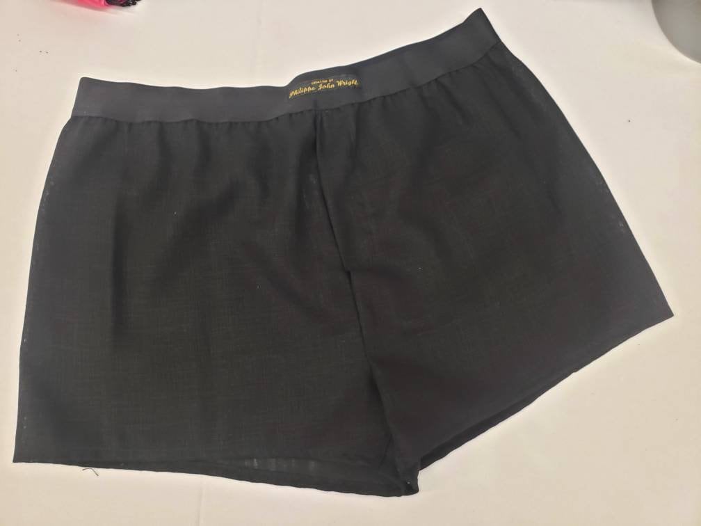 Black LINEN men boxer short with black elastic.