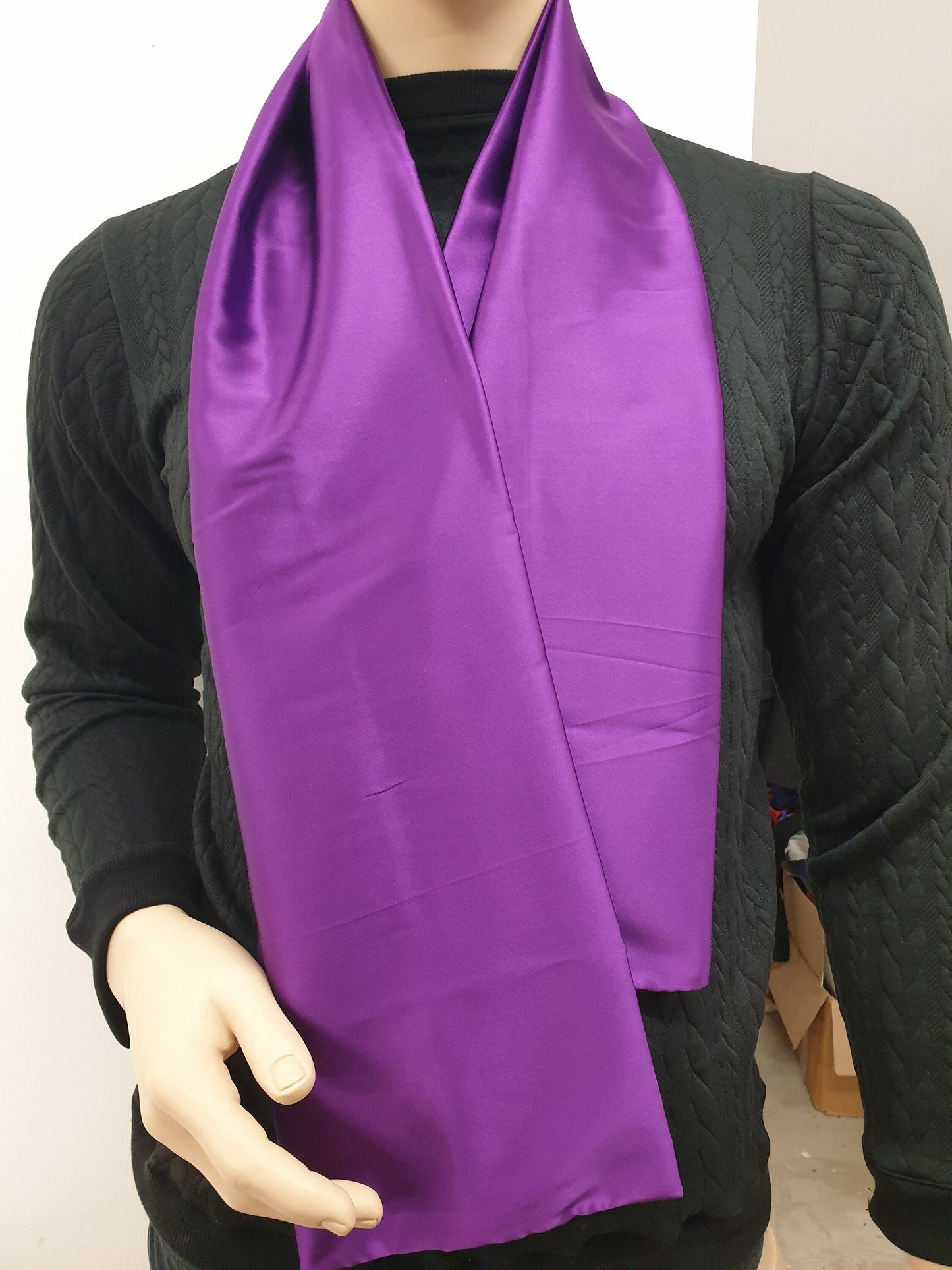 Silky scarf in PURPLE high quality satin, hand made in France. 140x20cm